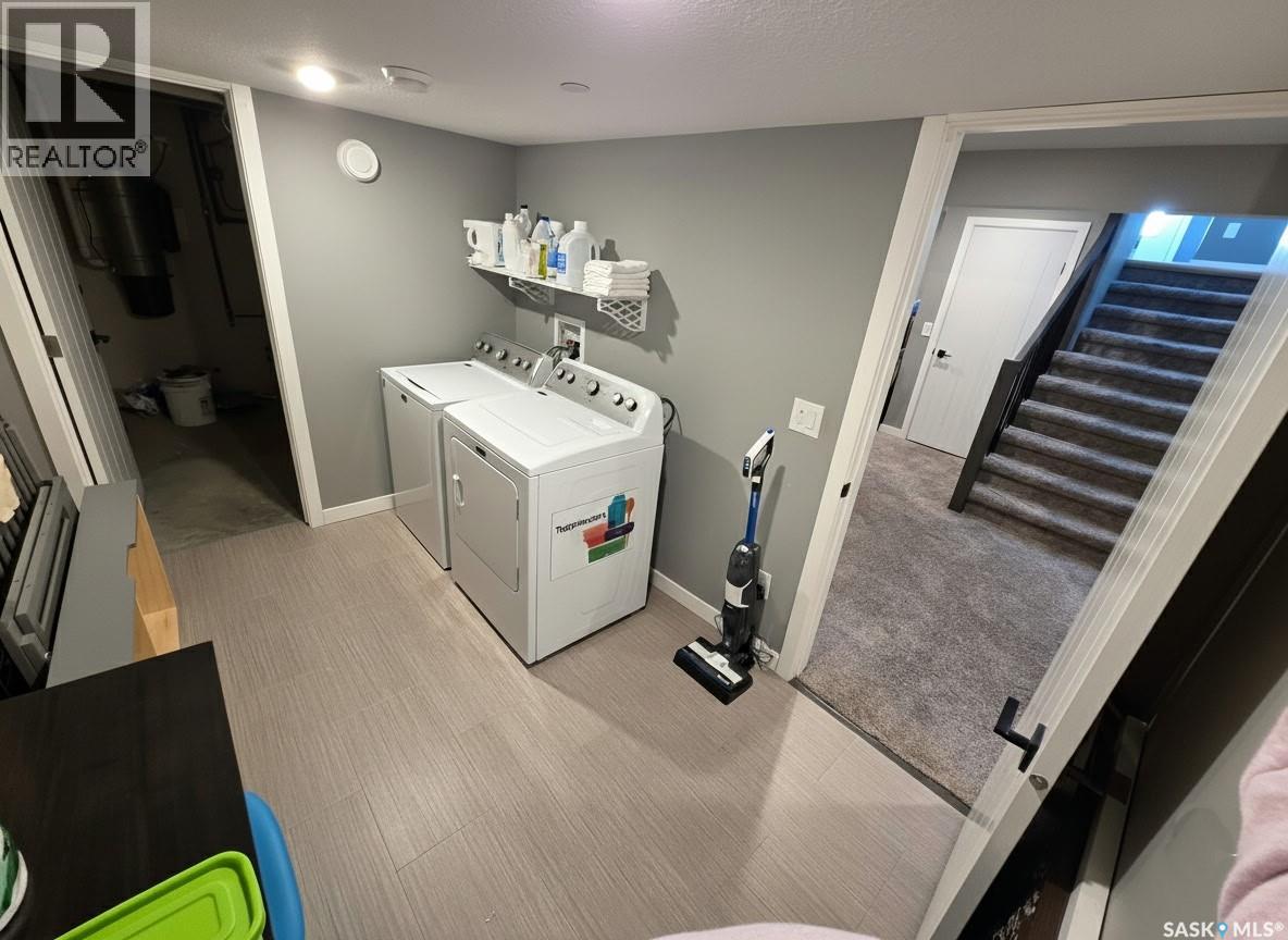 9 Carl DRIVE - 19
