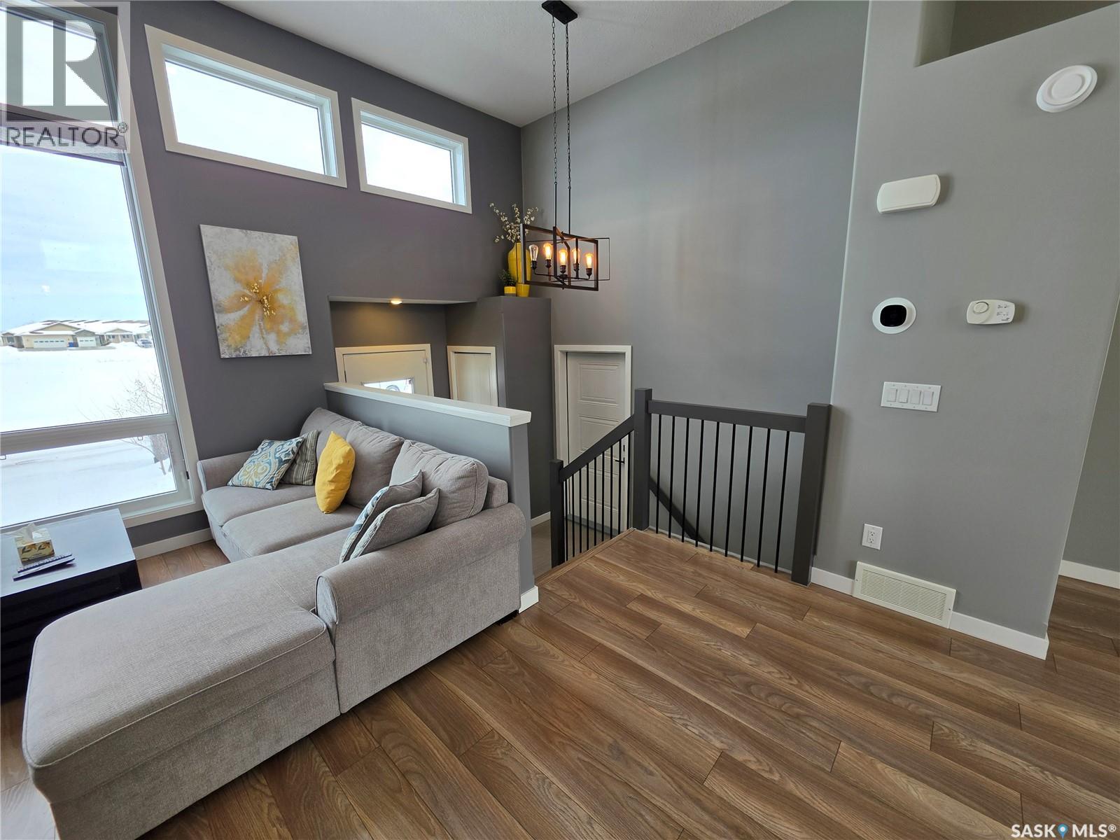 9 Carl DRIVE - 7
