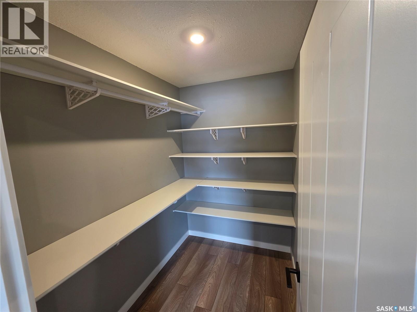 9 Carl DRIVE - 10