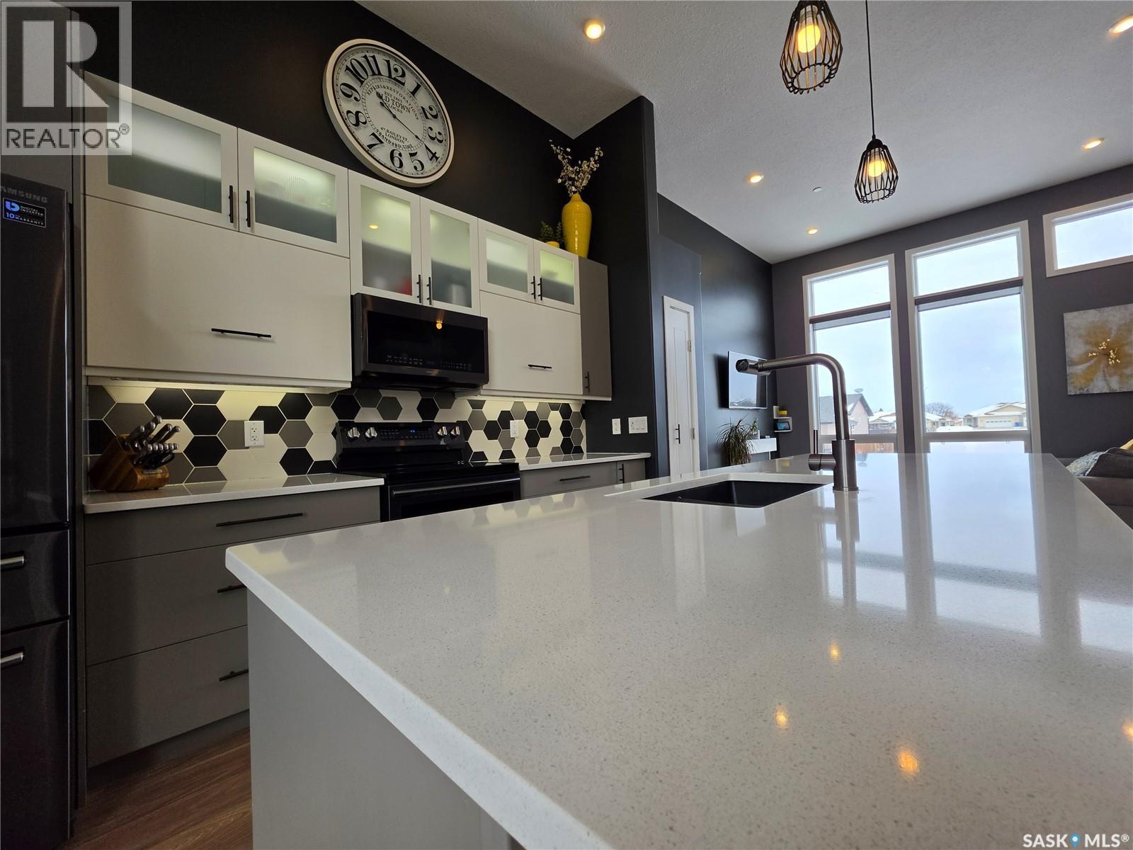 9 Carl DRIVE - 4