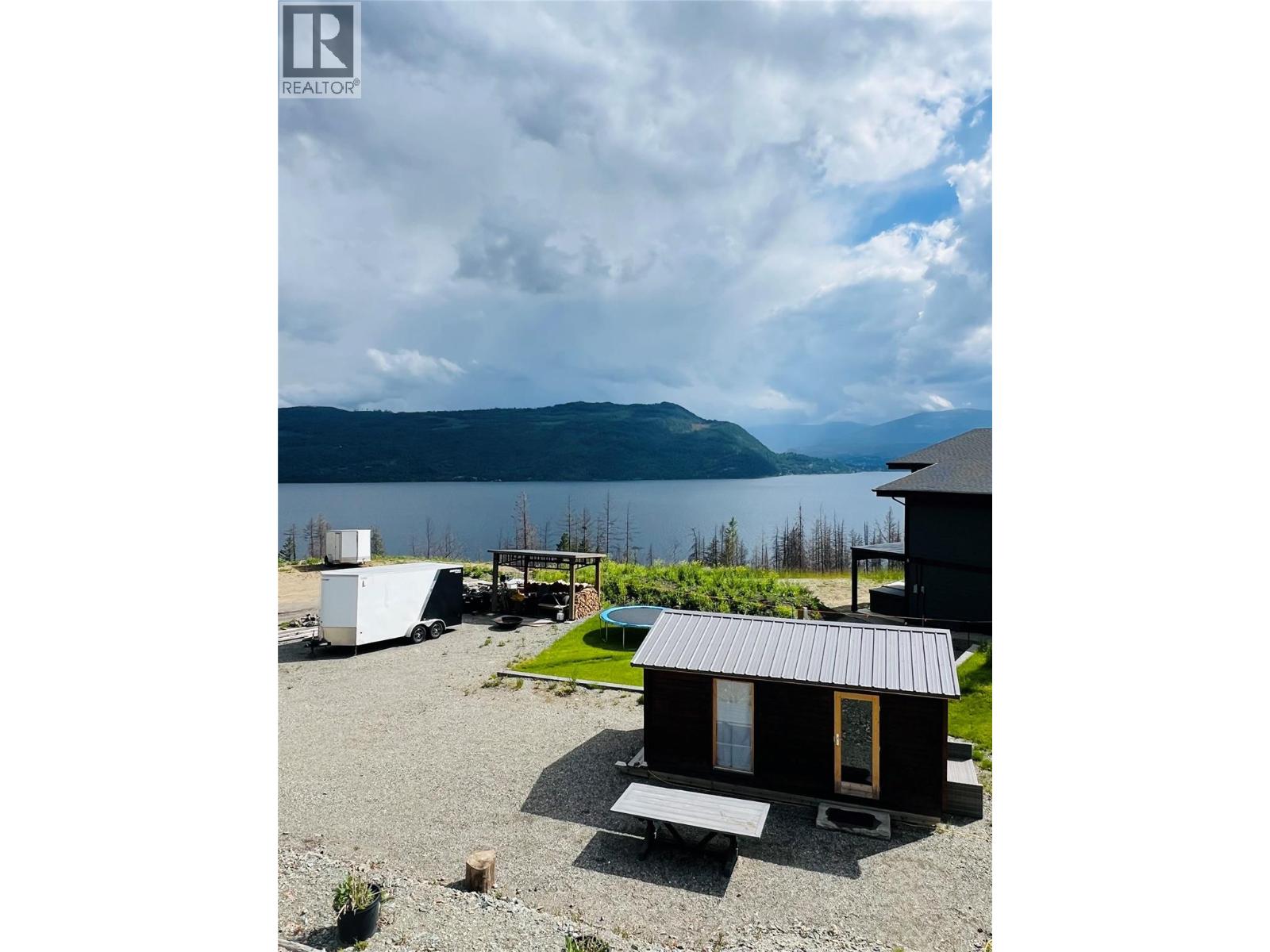  5230 Tallington Drive, Celista