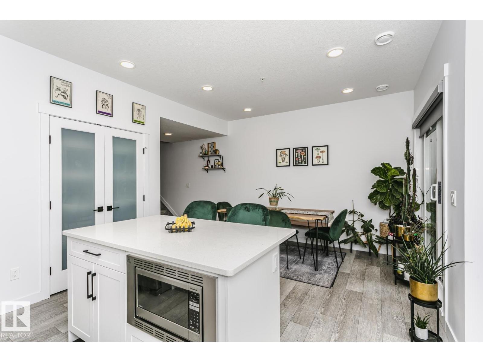 9737 101 ST NW - 12