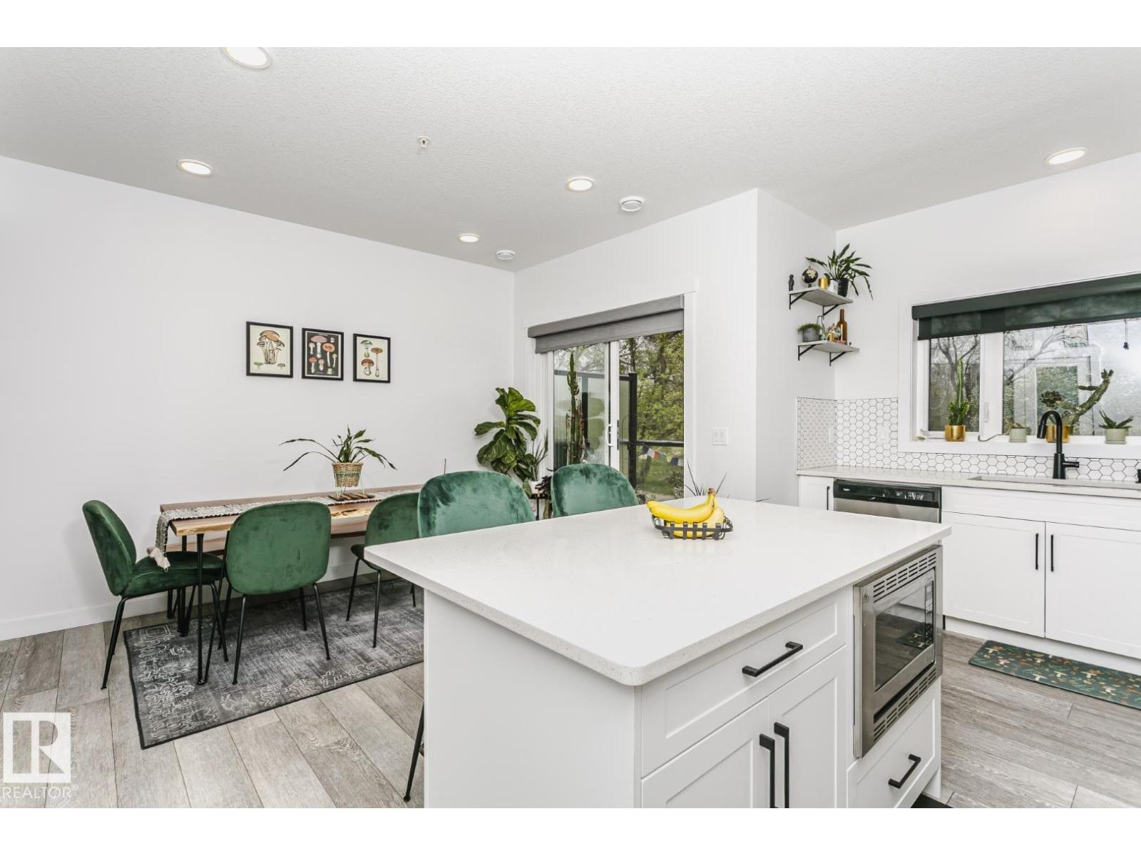 9737 101 ST NW - 13