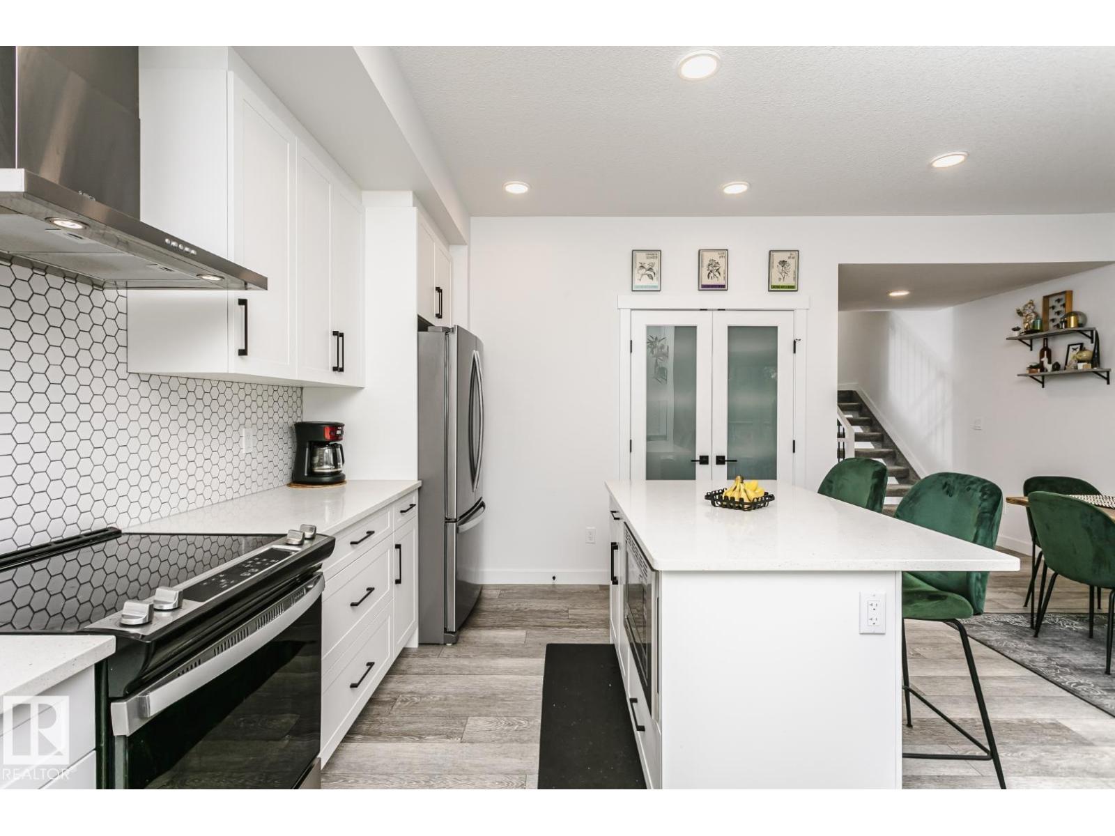 9737 101 ST NW - 18
