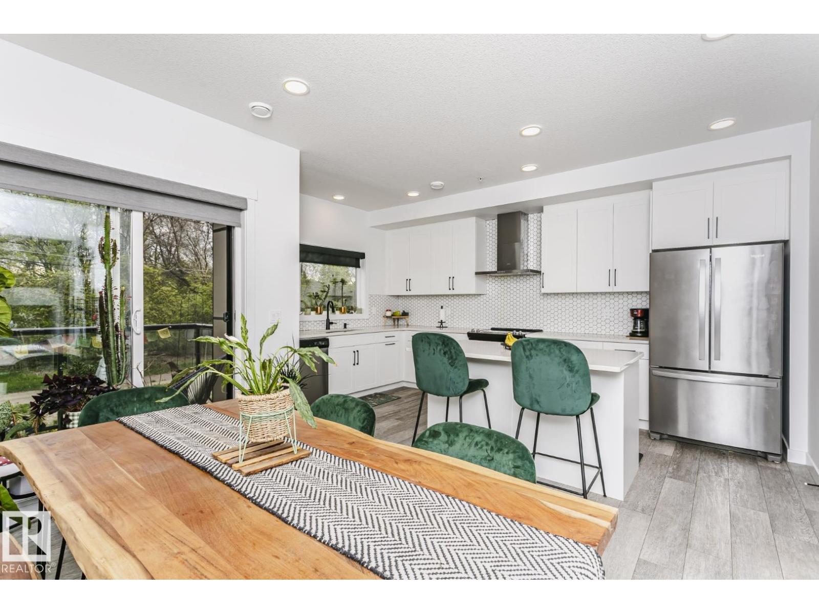 9737 101 ST NW - 21