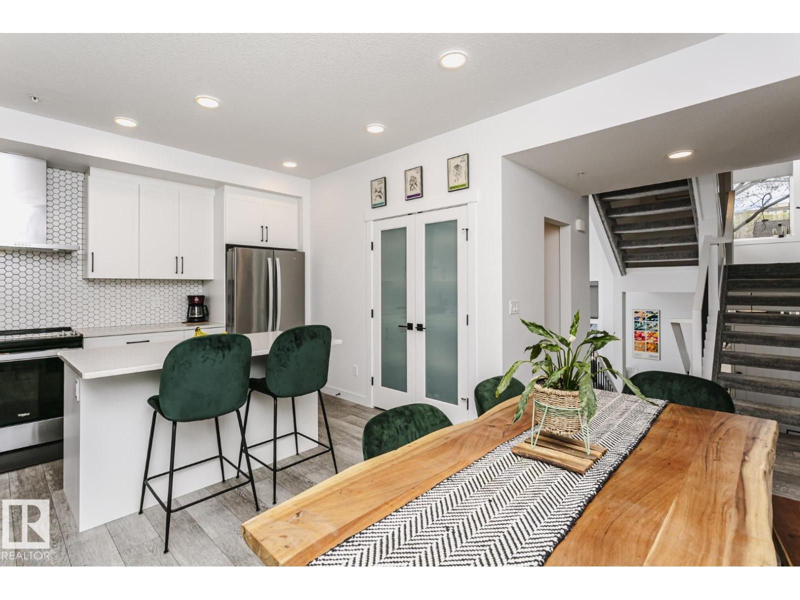 9737 101 ST NW - 22