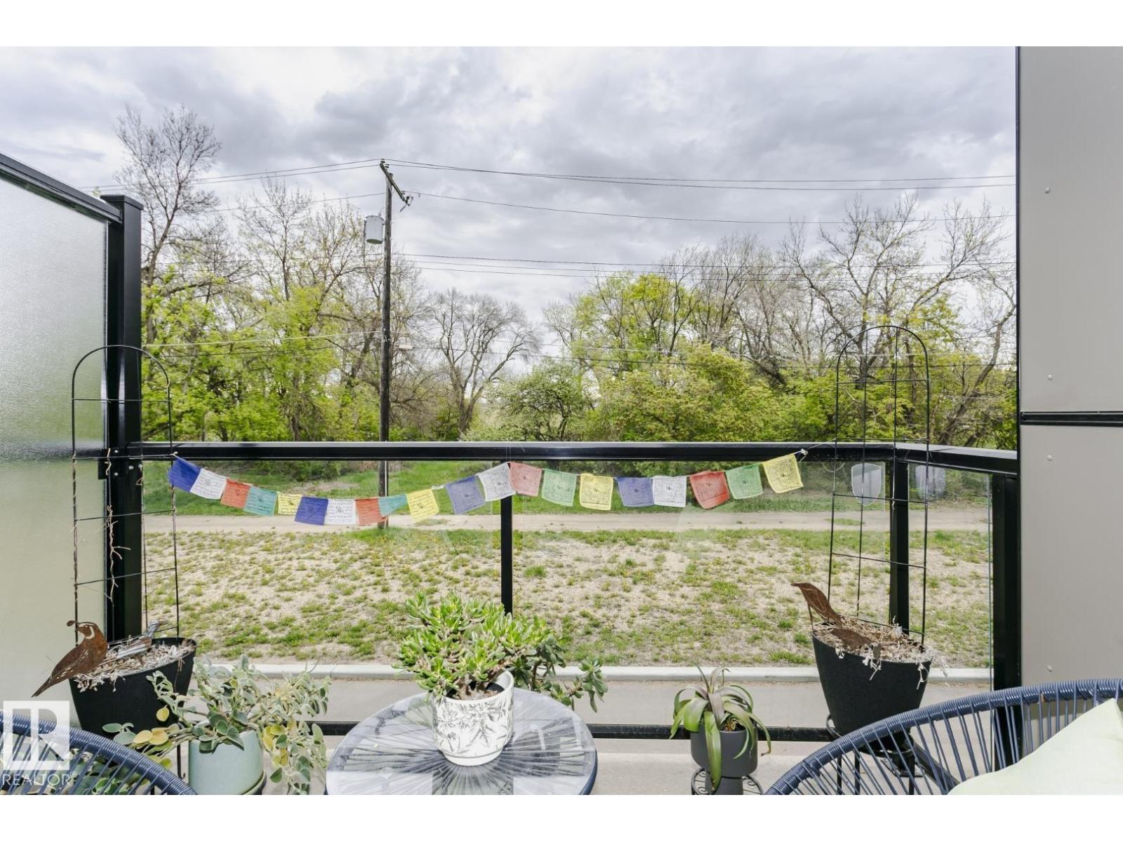 9737 101 ST NW - 27