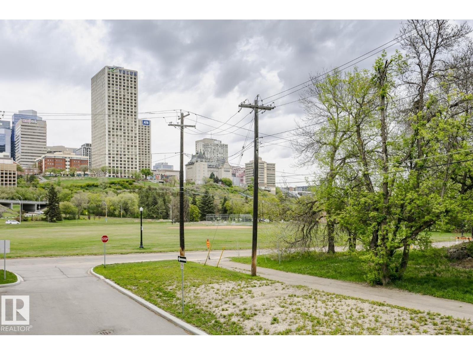 9737 101 ST NW - 28
