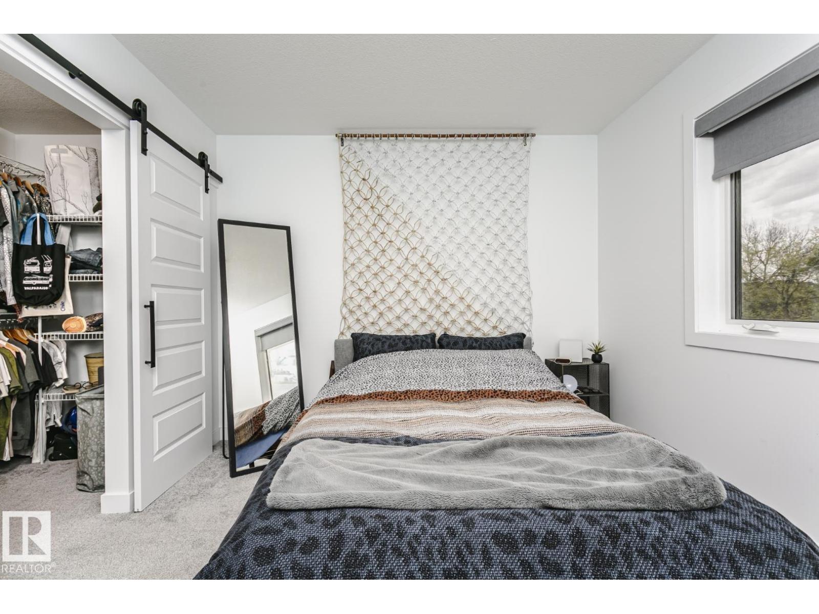9737 101 ST NW - 35