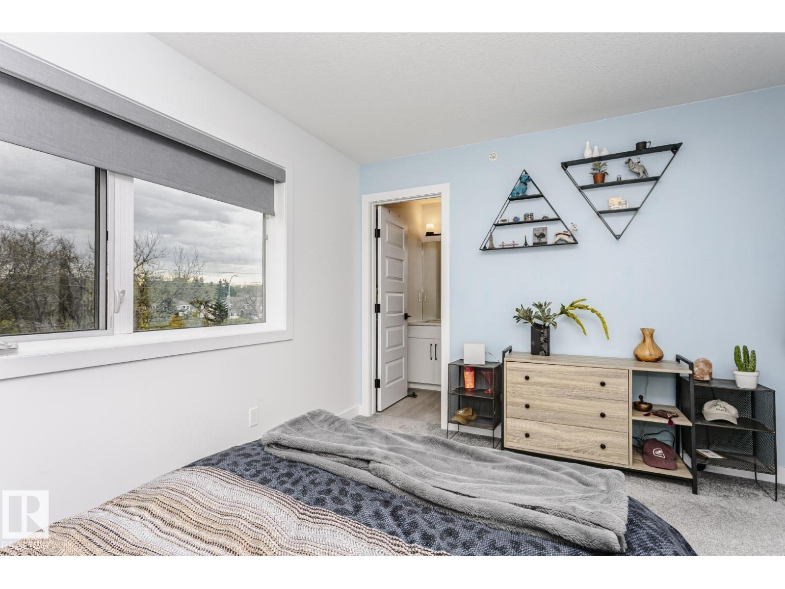 9737 101 ST NW - 36