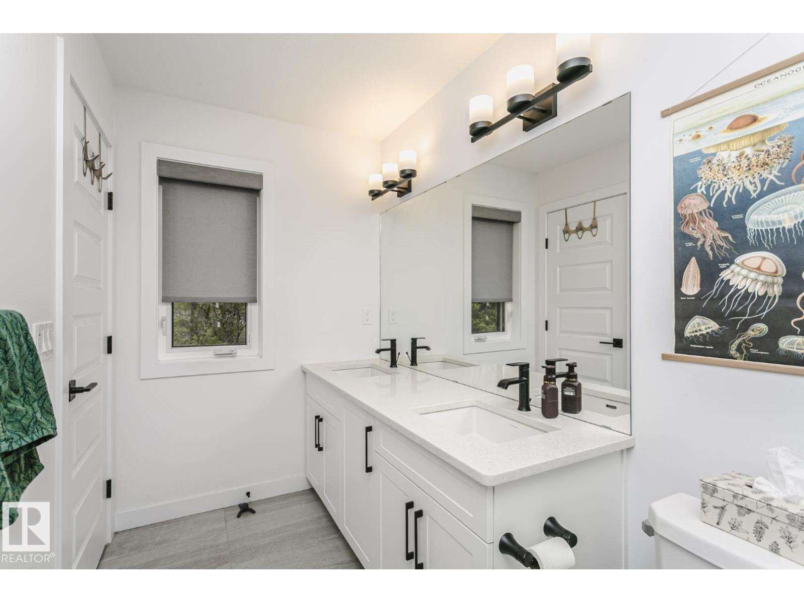9737 101 ST NW - 37