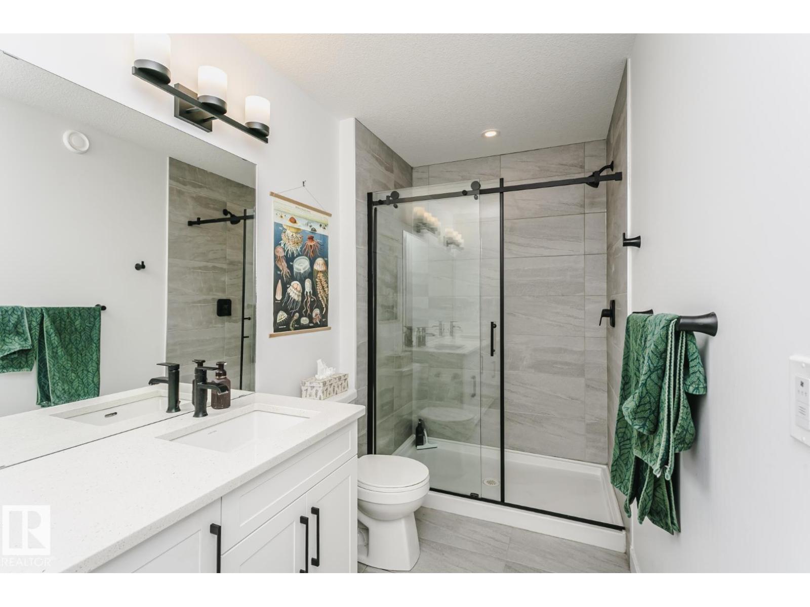 9737 101 ST NW - 38