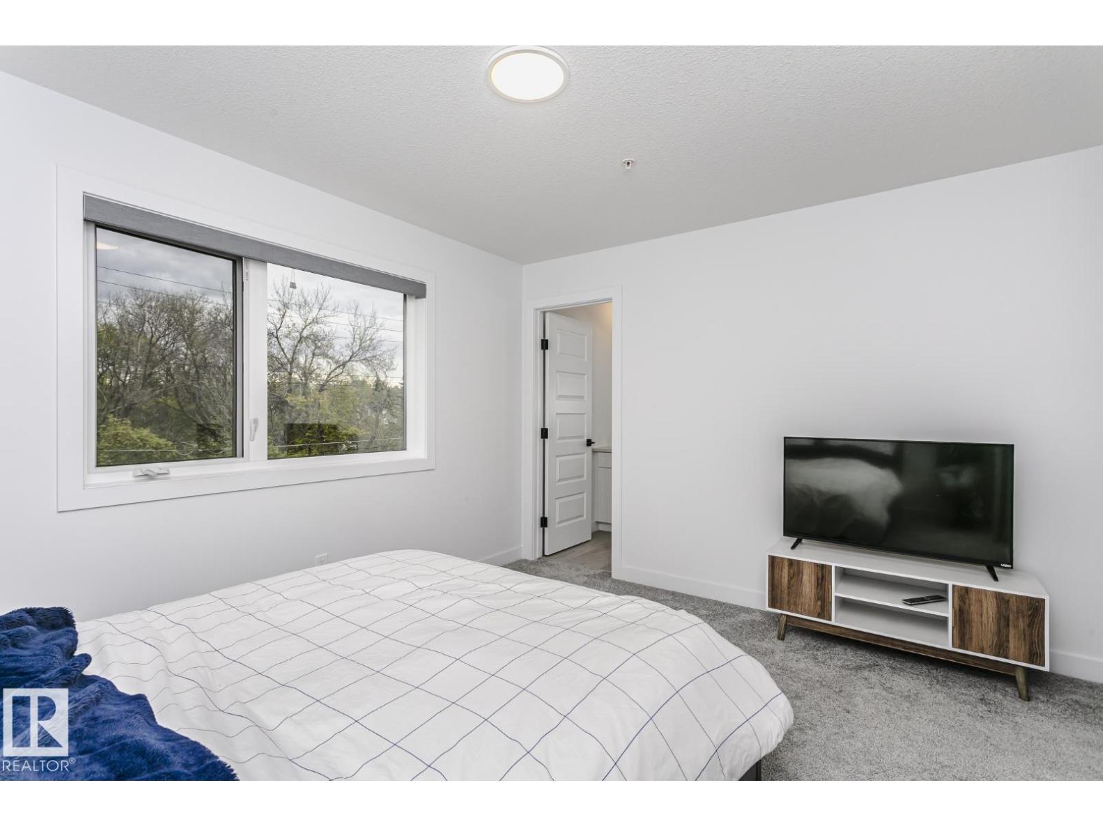 9737 101 ST NW - 41
