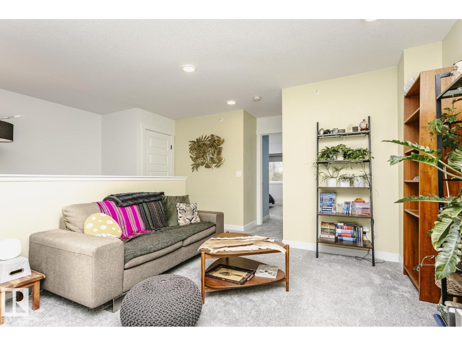 9737 101 ST NW - 47