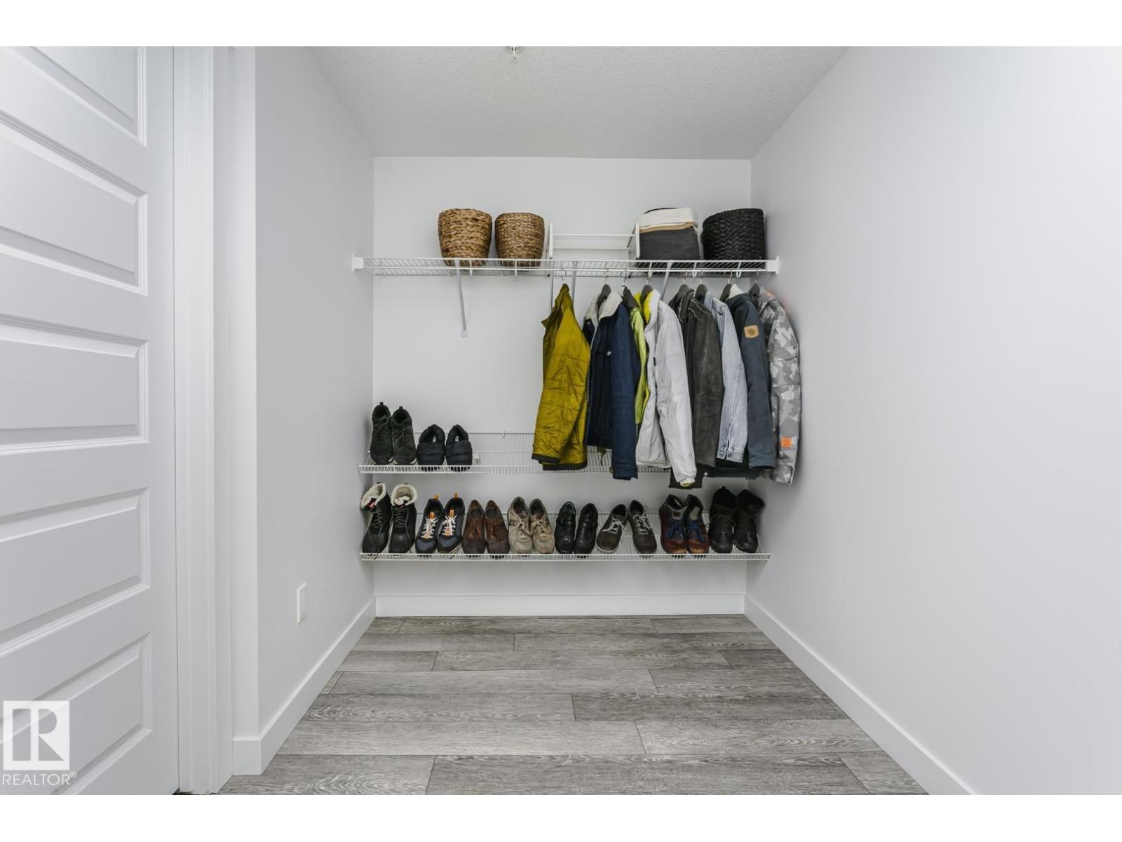 9737 101 ST NW - 51