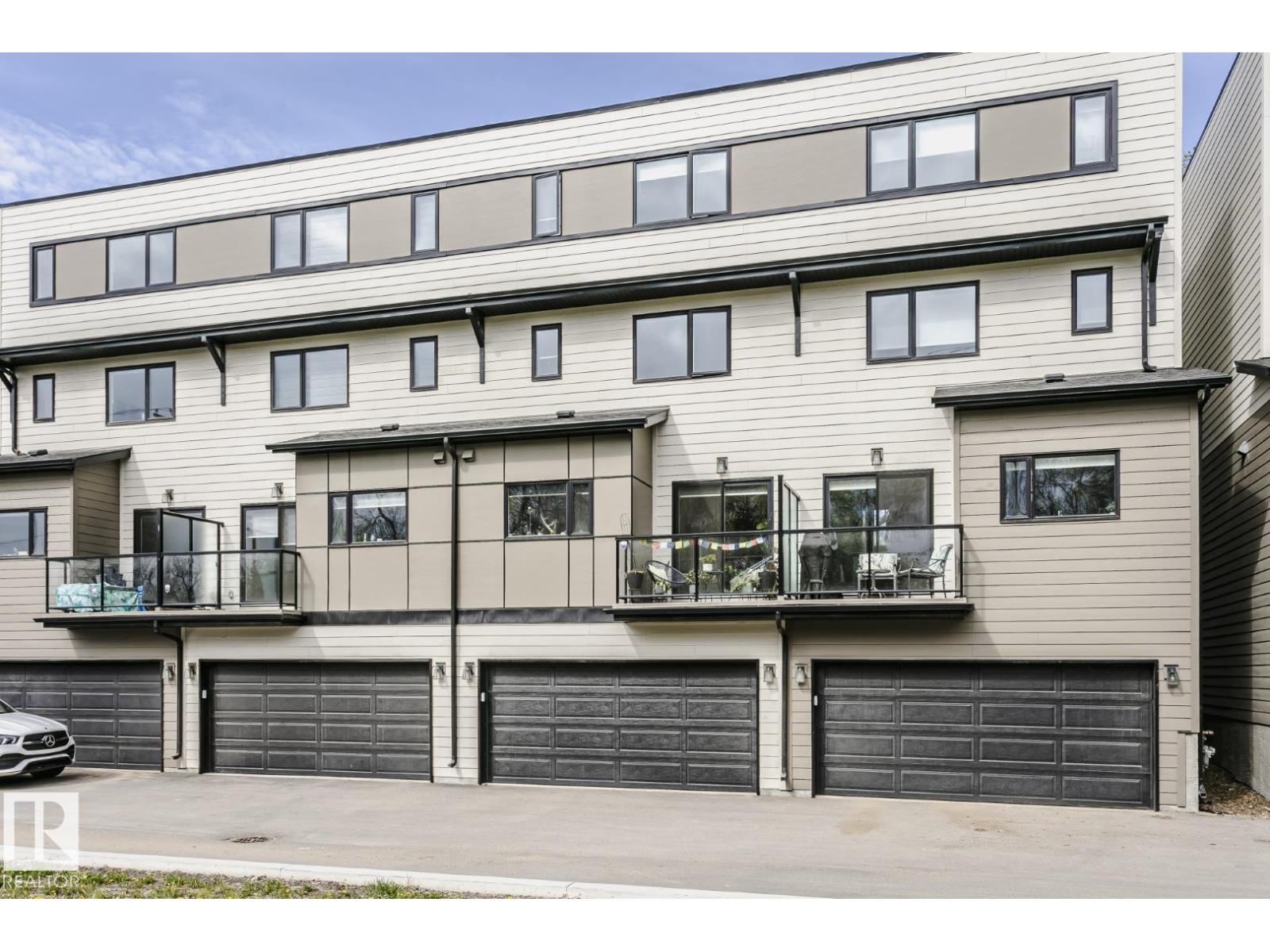9737 101 ST NW - 53