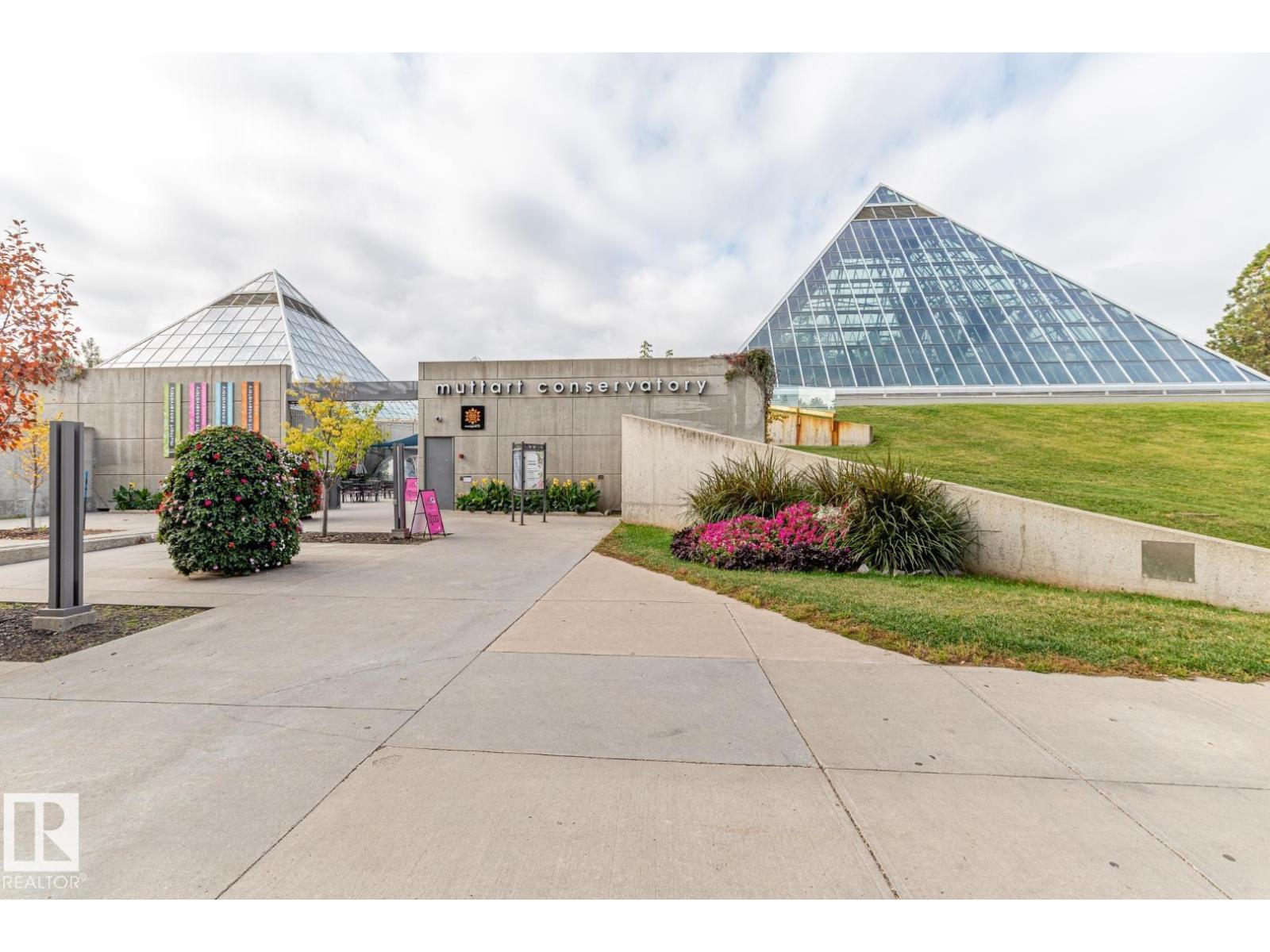 9737 101 ST NW - 57