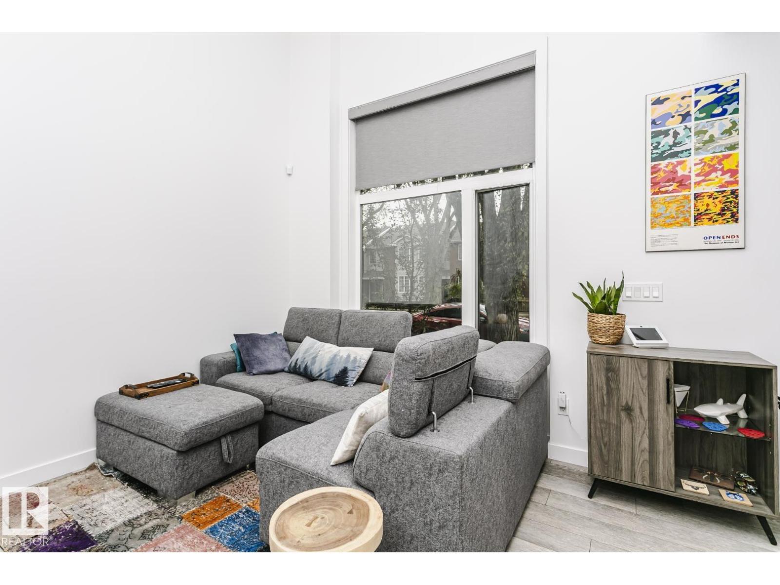 9737 101 ST NW - 6