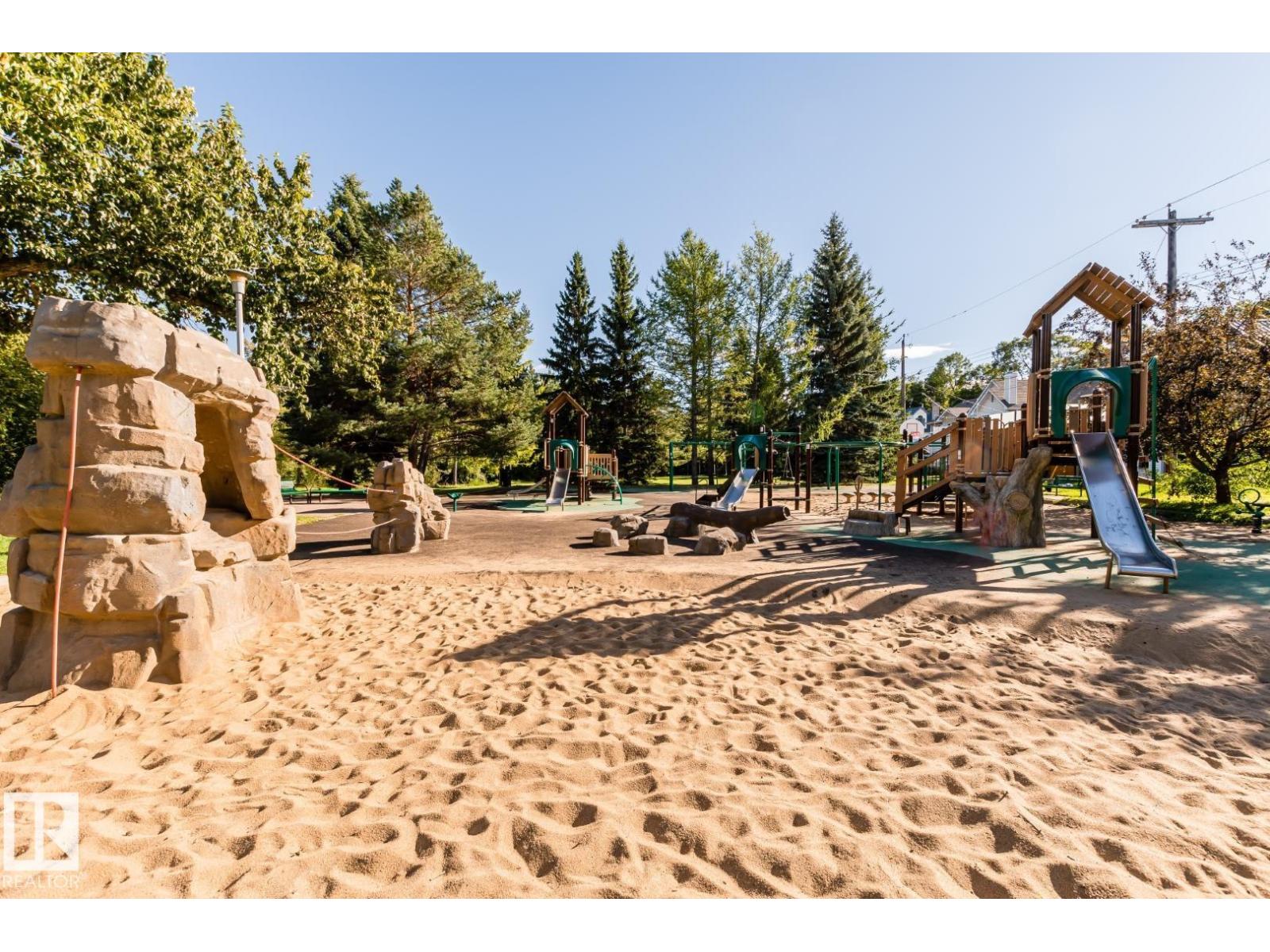 9737 101 ST NW - 60