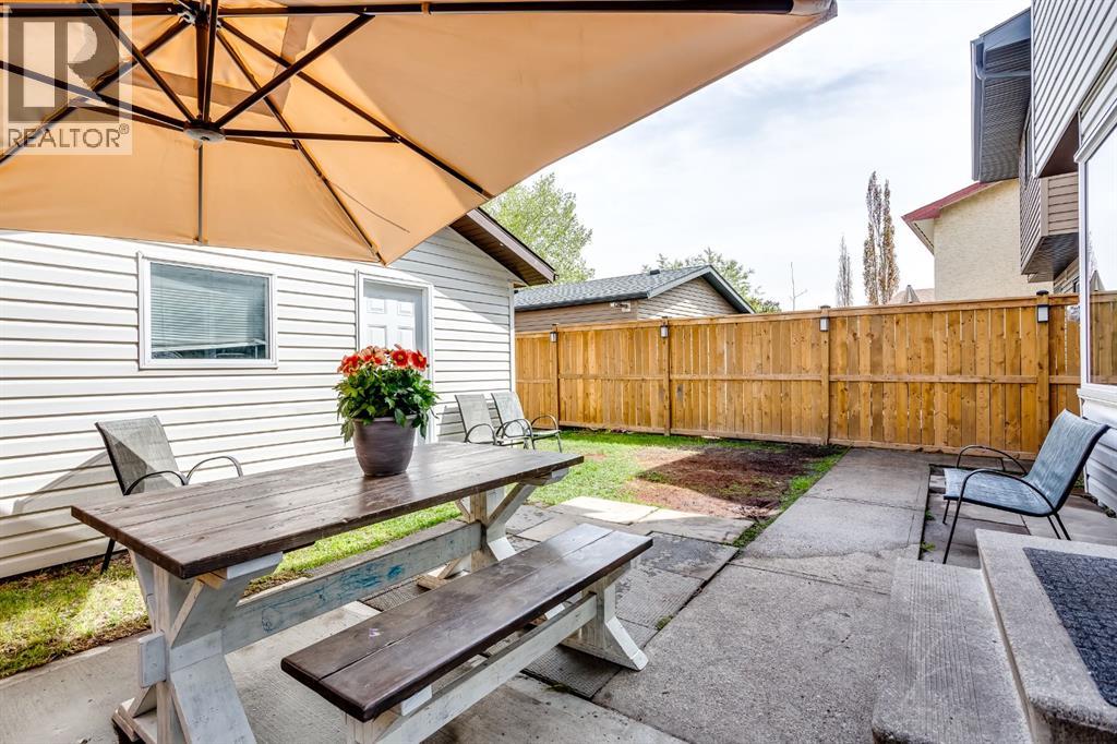 167 Sunvale Crescent SE - 32