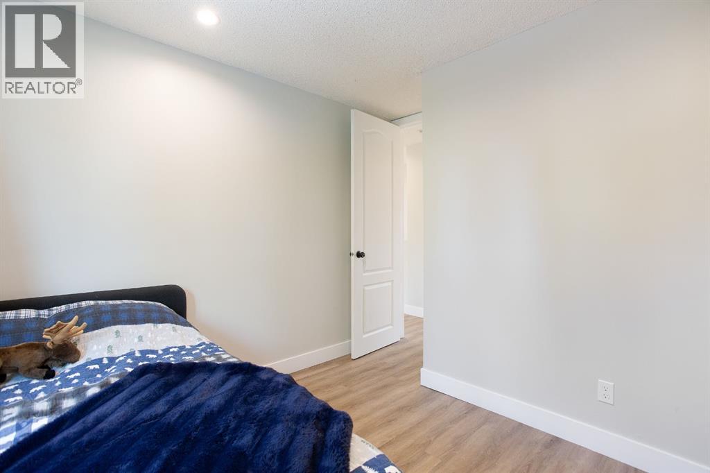 167 Sunvale Crescent SE - 22