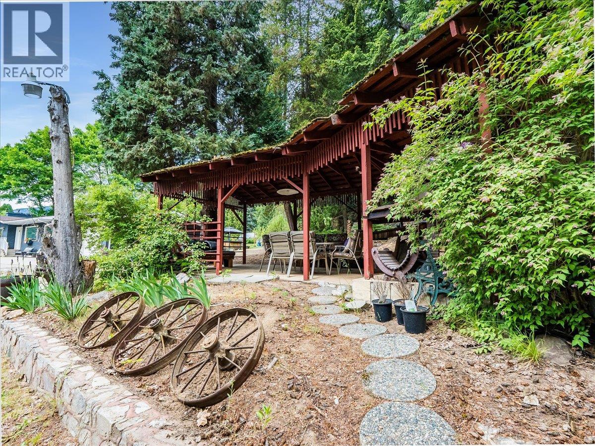 2927 UPPER LEVELS Road, Robson