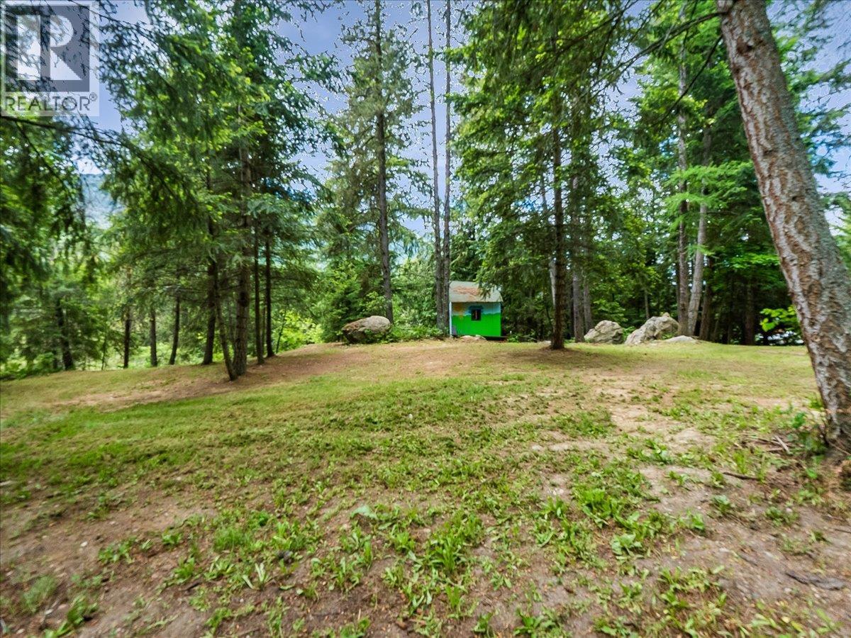 2927 UPPER LEVELS Road, Robson