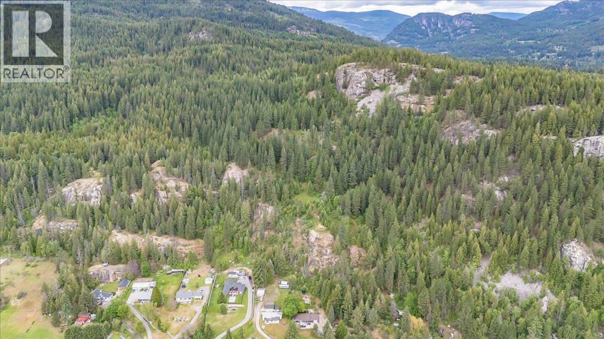 2927 UPPER LEVELS Road, Robson