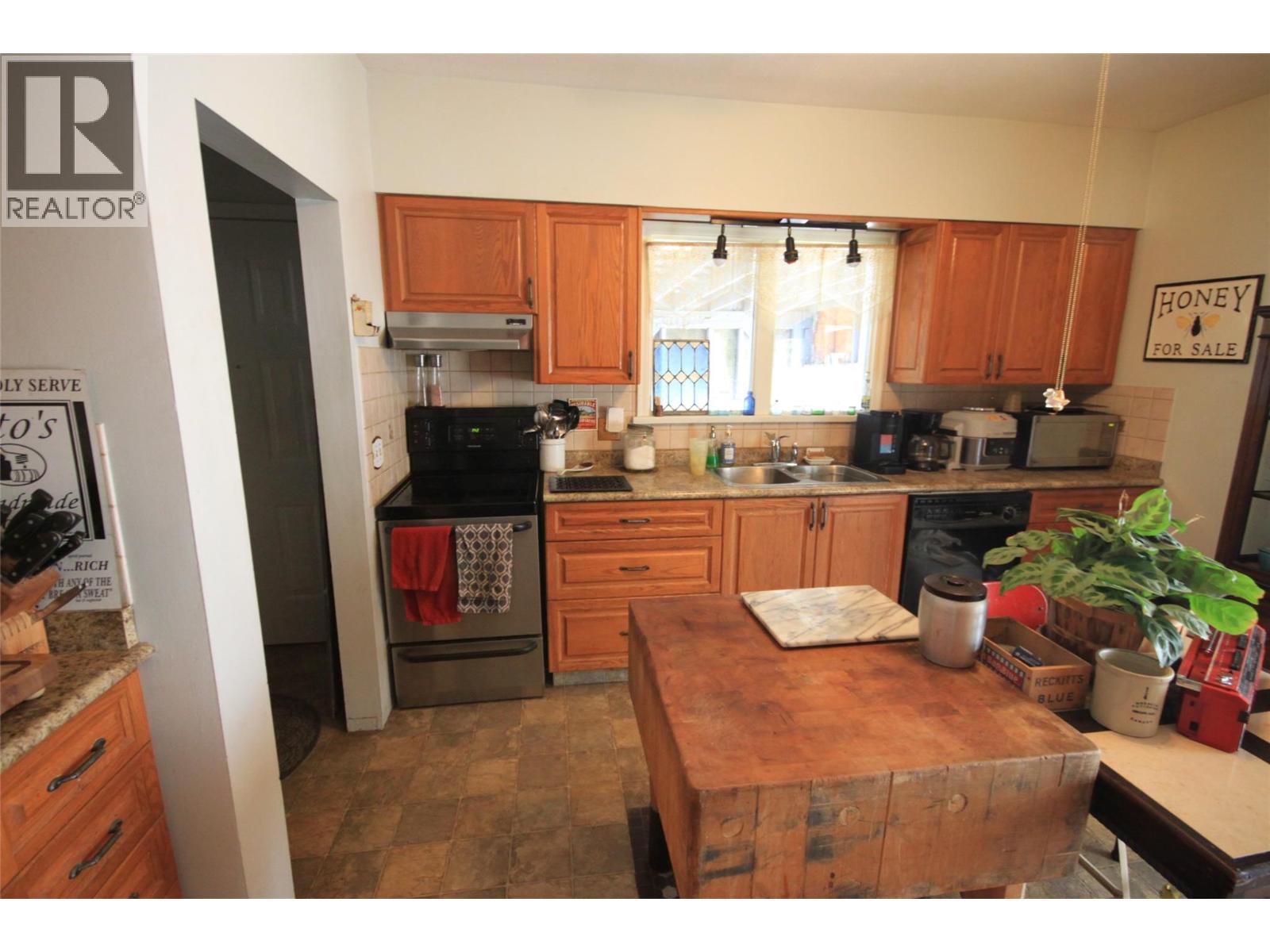  3208 35 Street, Vernon