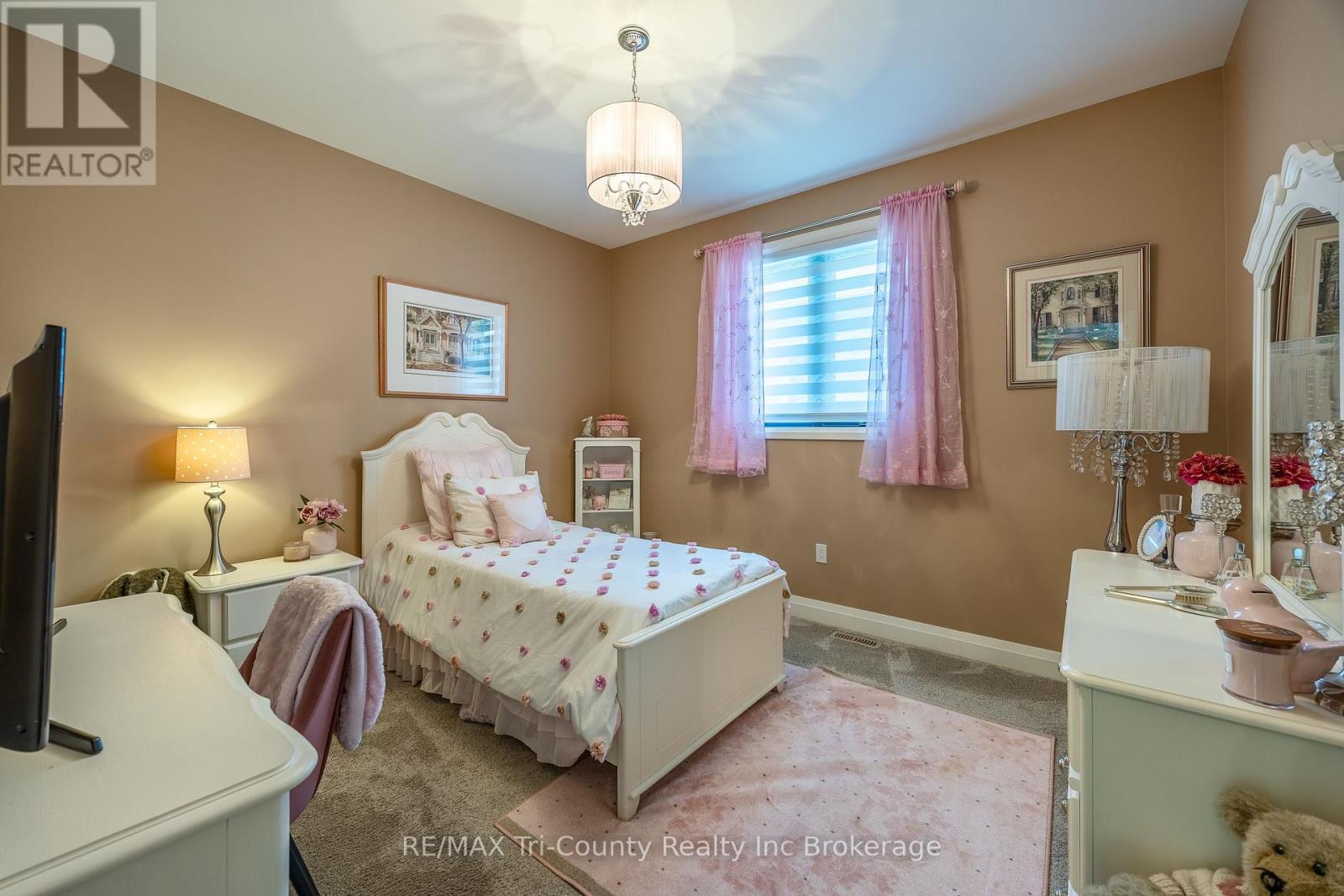 18 BELMONT AVENUE - 11