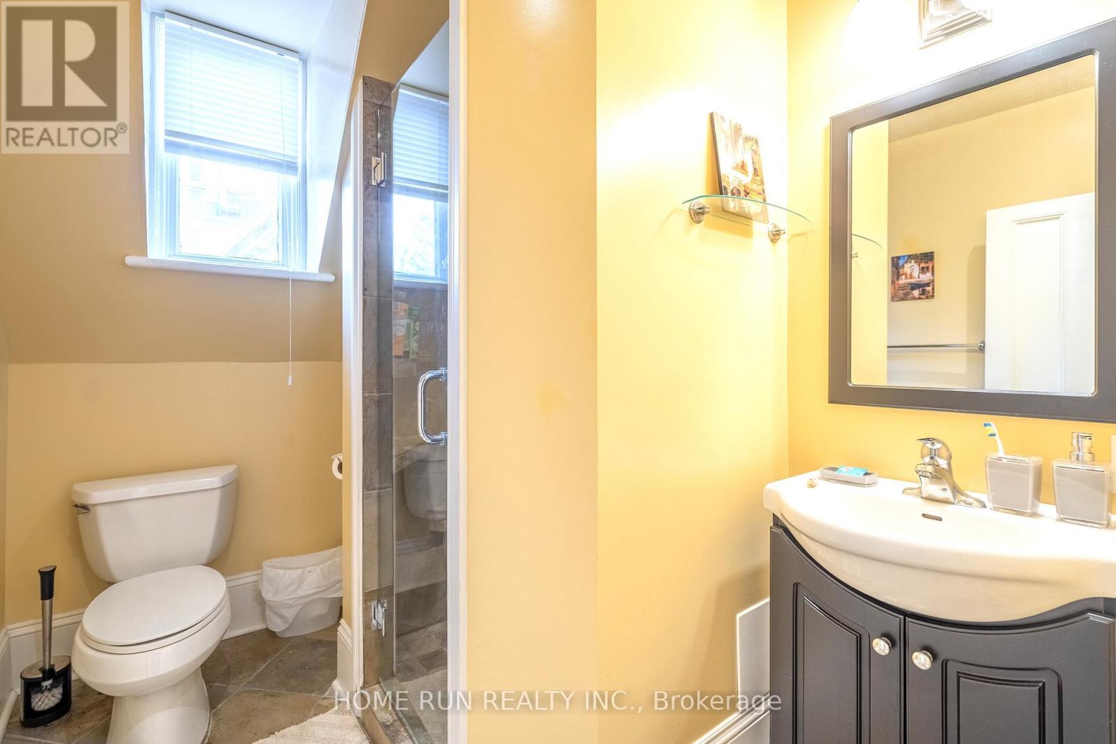 431 GILMOUR STREET - 41