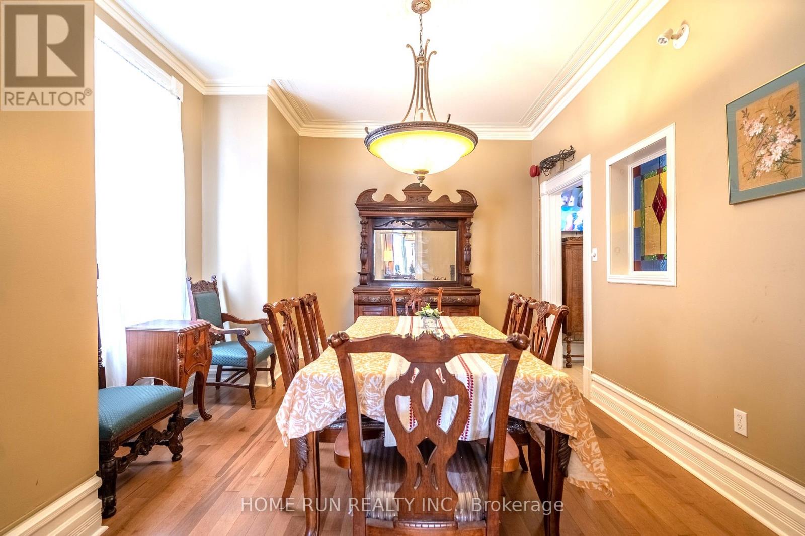 431 GILMOUR STREET - 8