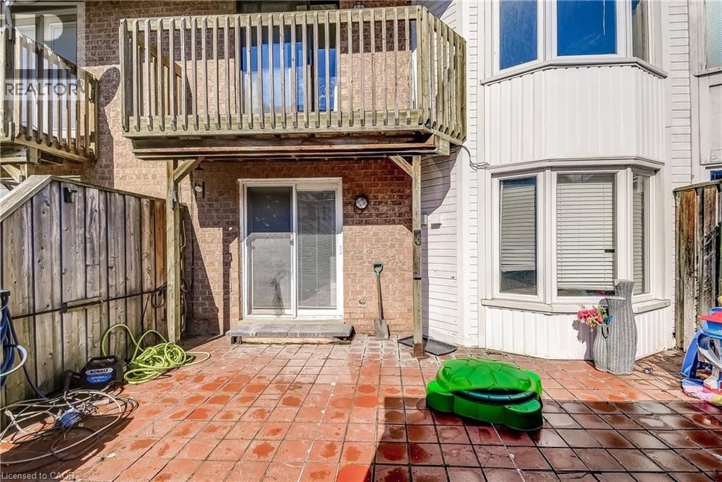 3 WATERFORD Crescent - 43