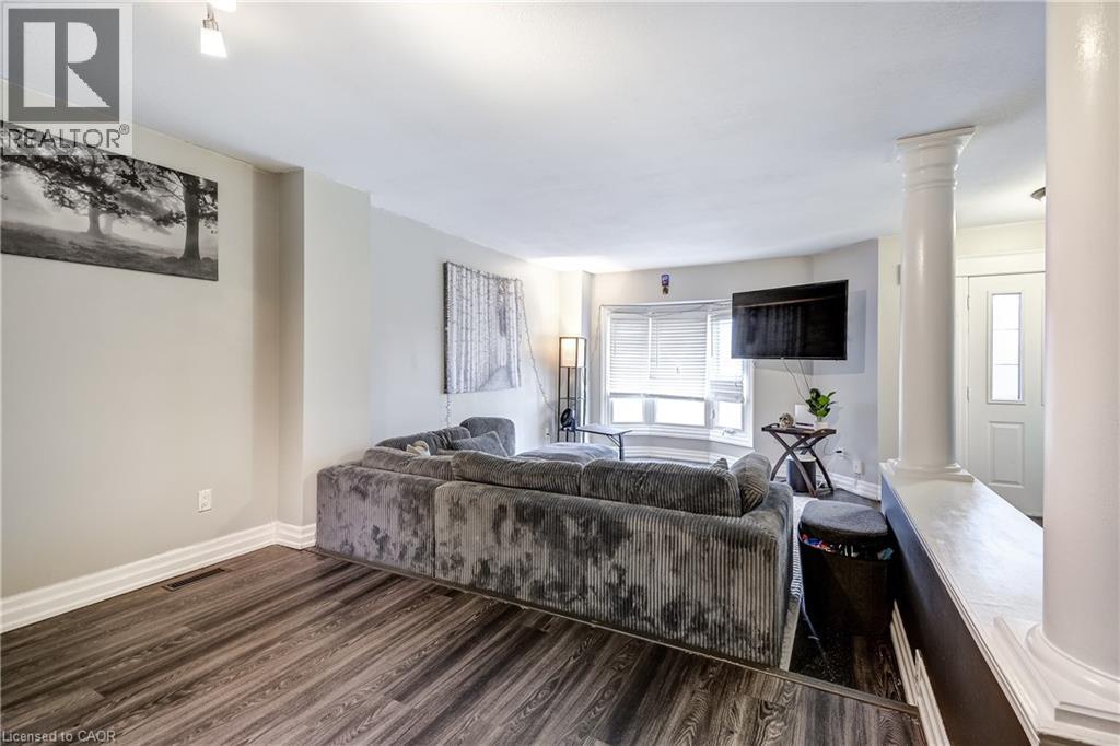 3 WATERFORD Crescent - 6