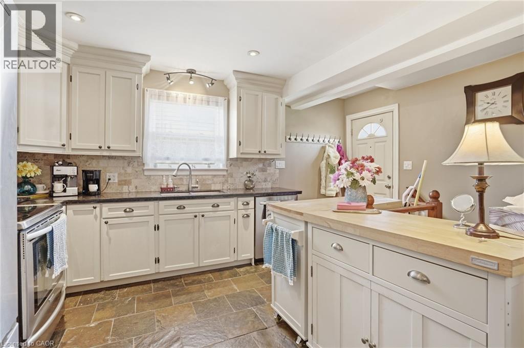 848 UPPER WELLINGTON Street - 13