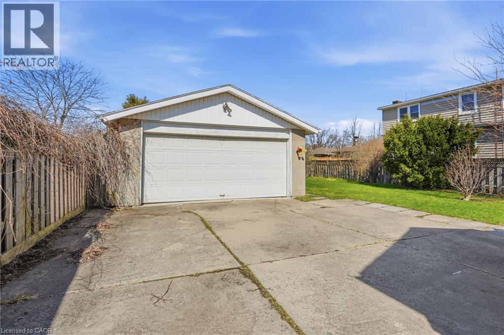 848 UPPER WELLINGTON Street - 4