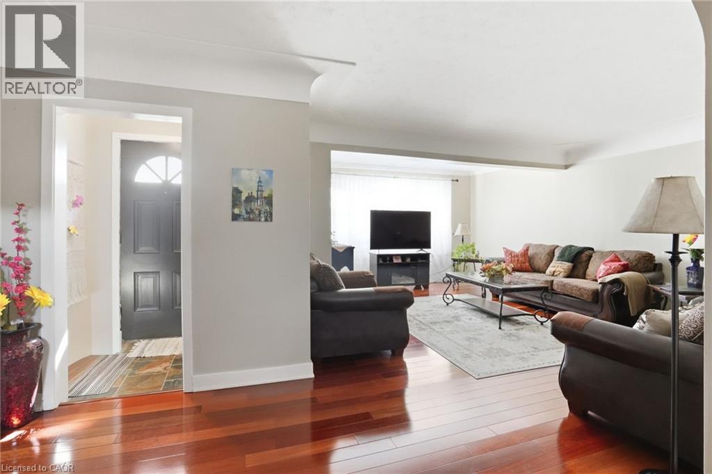 848 UPPER WELLINGTON Street - 6