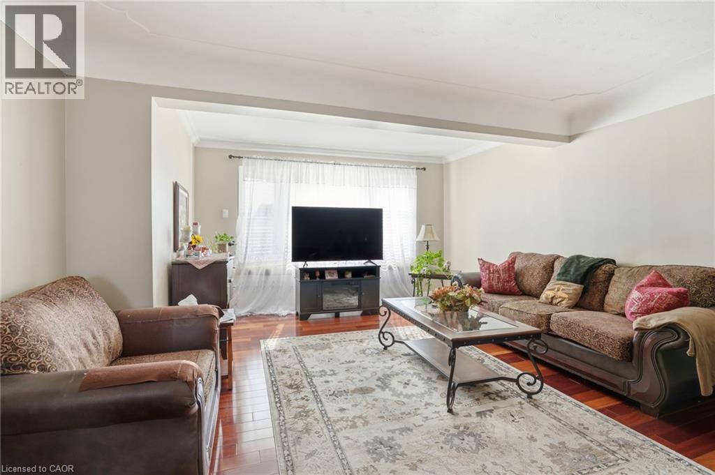 848 UPPER WELLINGTON Street - 8