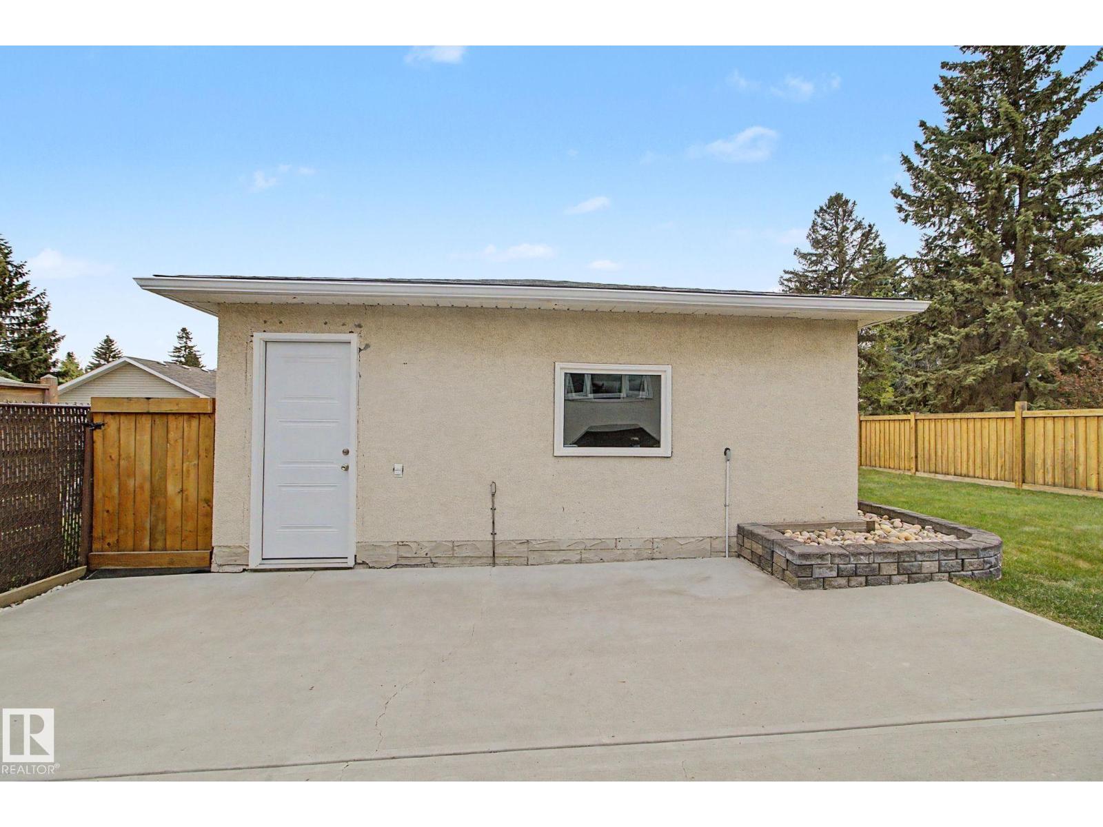 3748 117 ST NW - 37