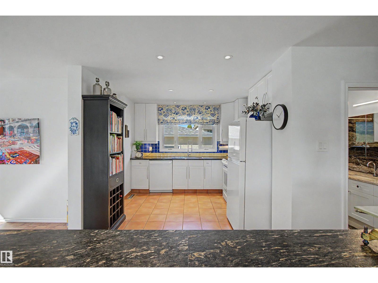 3748 117 ST NW - 16