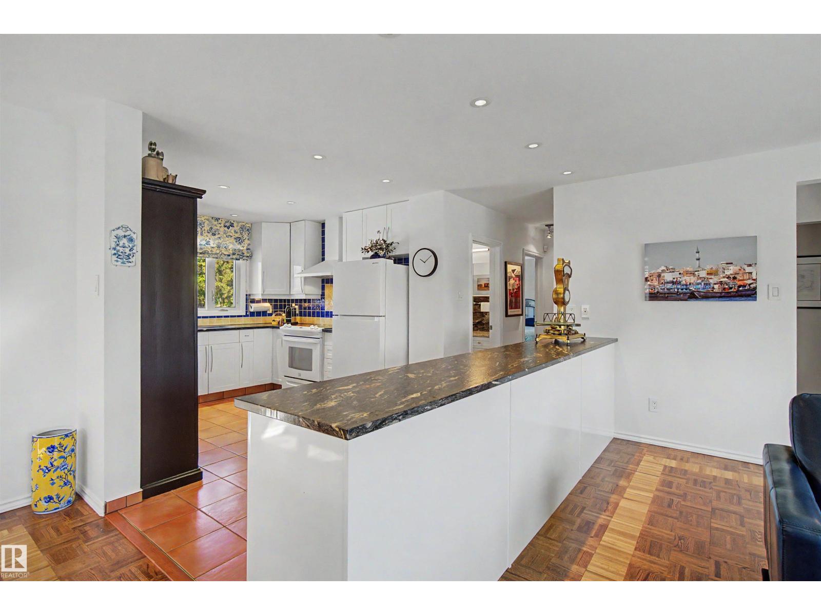 3748 117 ST NW - 18