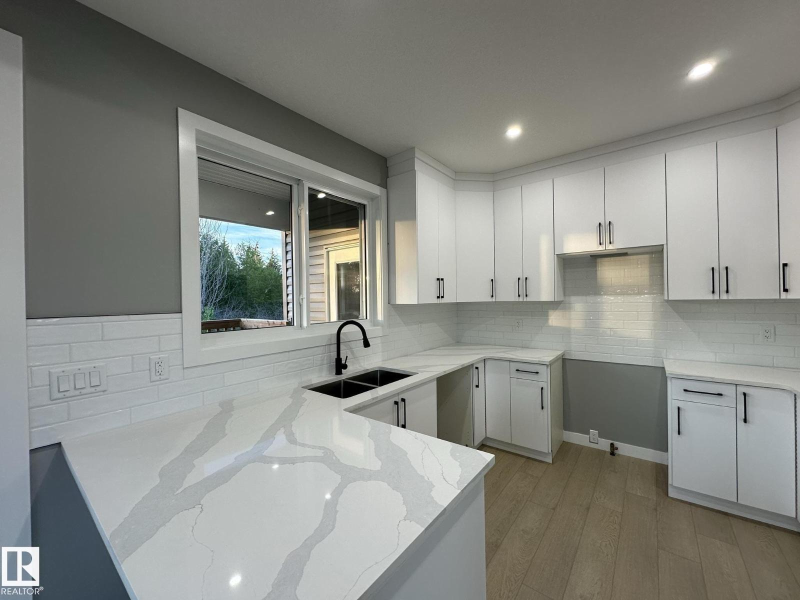 5611 45 ST - photo 4