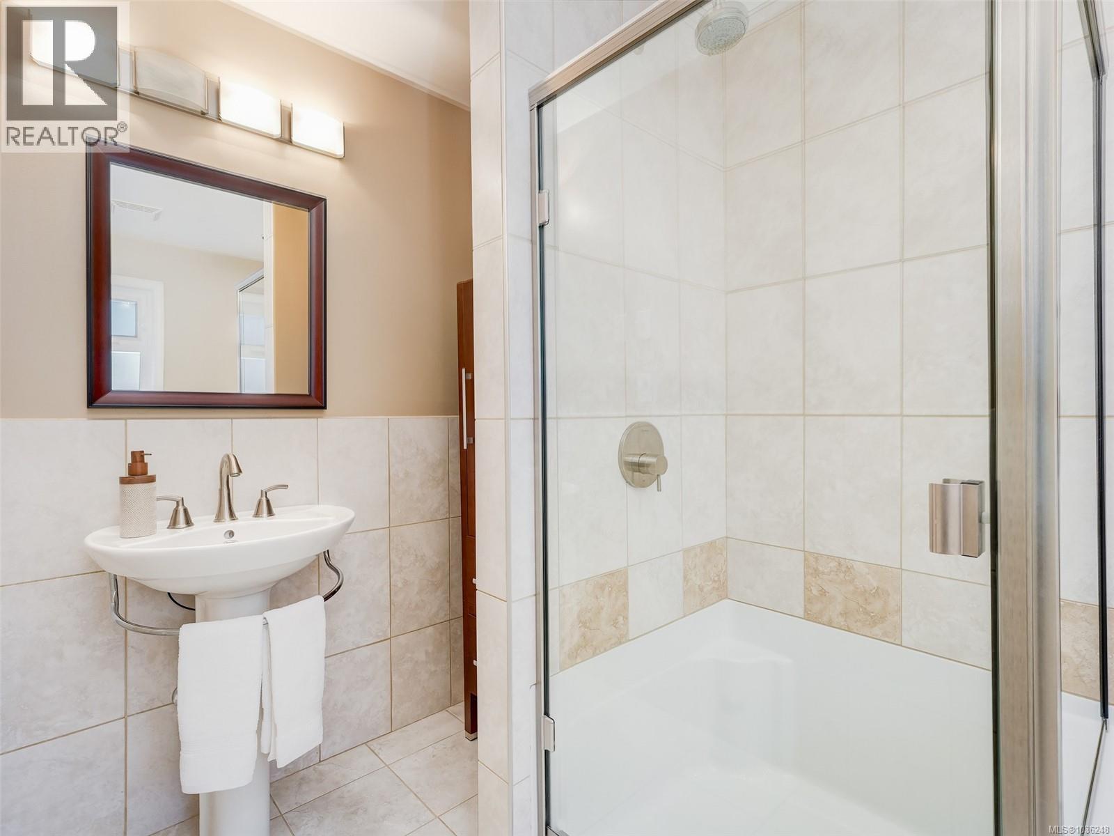 4905 Alamida Cres - 20
