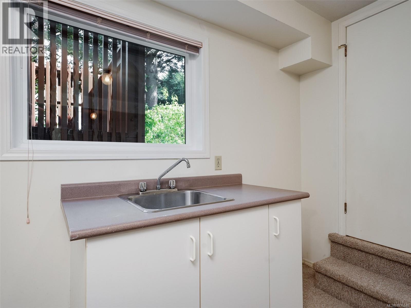 4905 Alamida Cres - 29