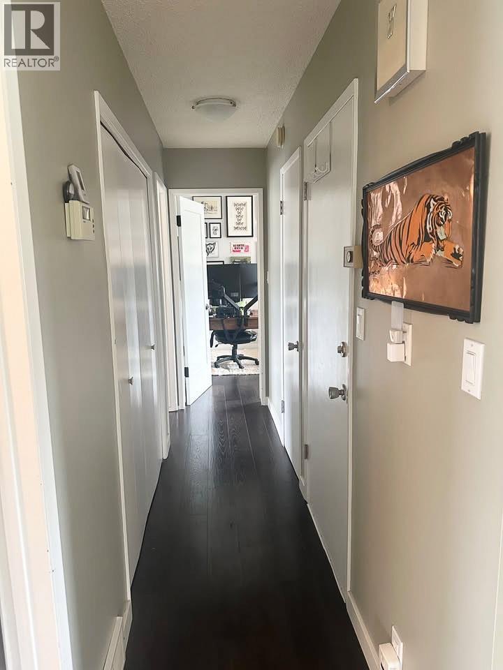 530 Roanoke Avenue - 18