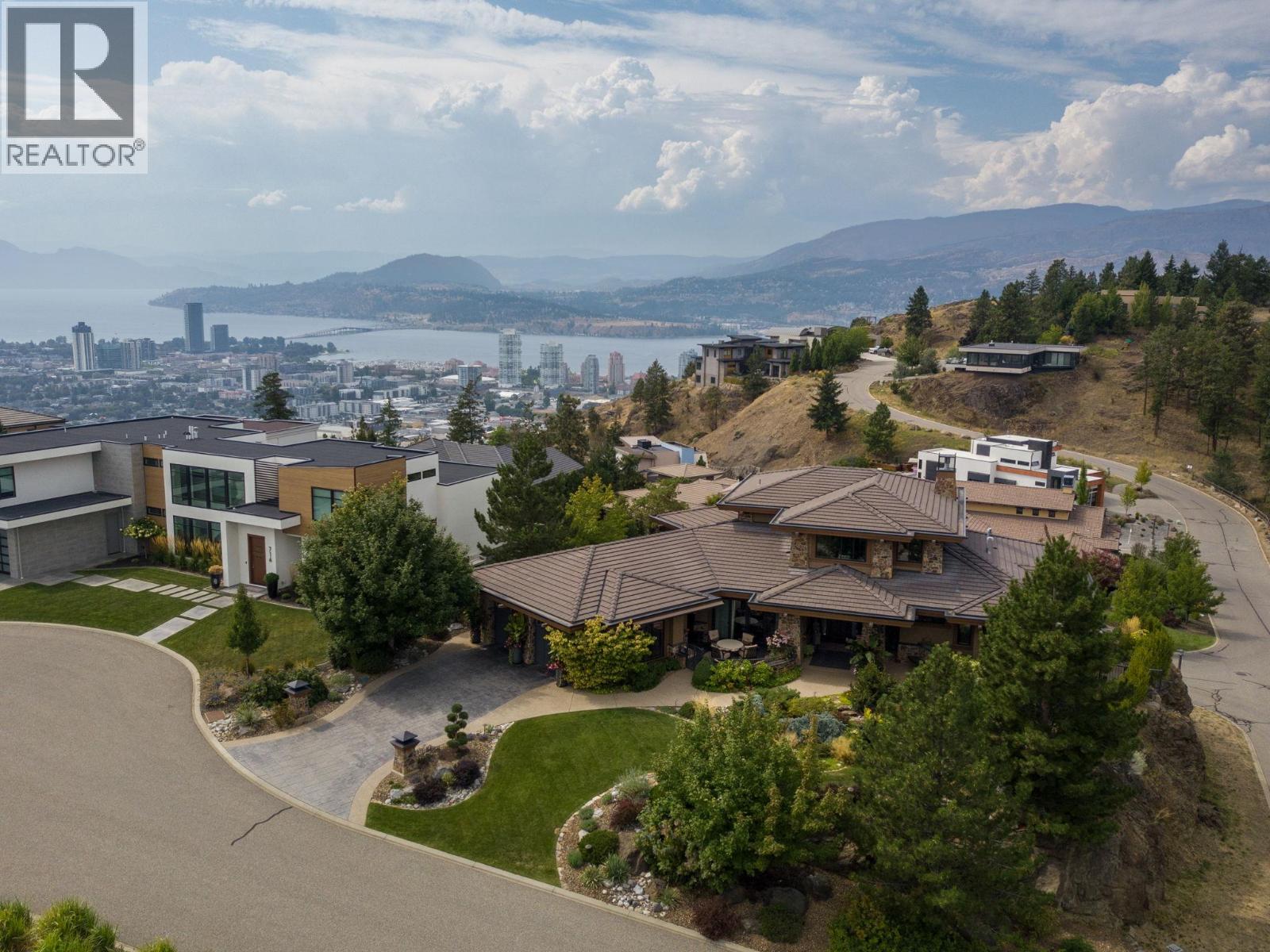 706 Highpointe Court, Kelowna