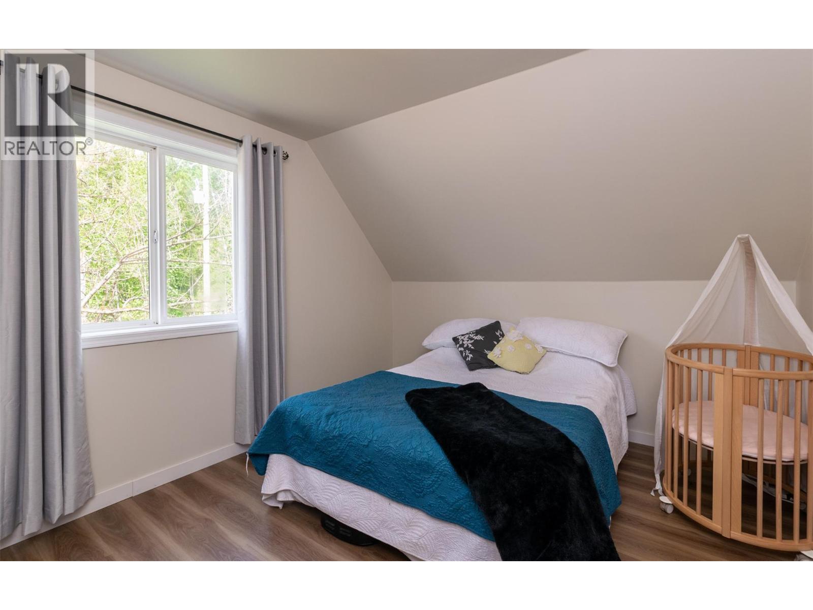2904 Enderby Mabel Lake Road - 35