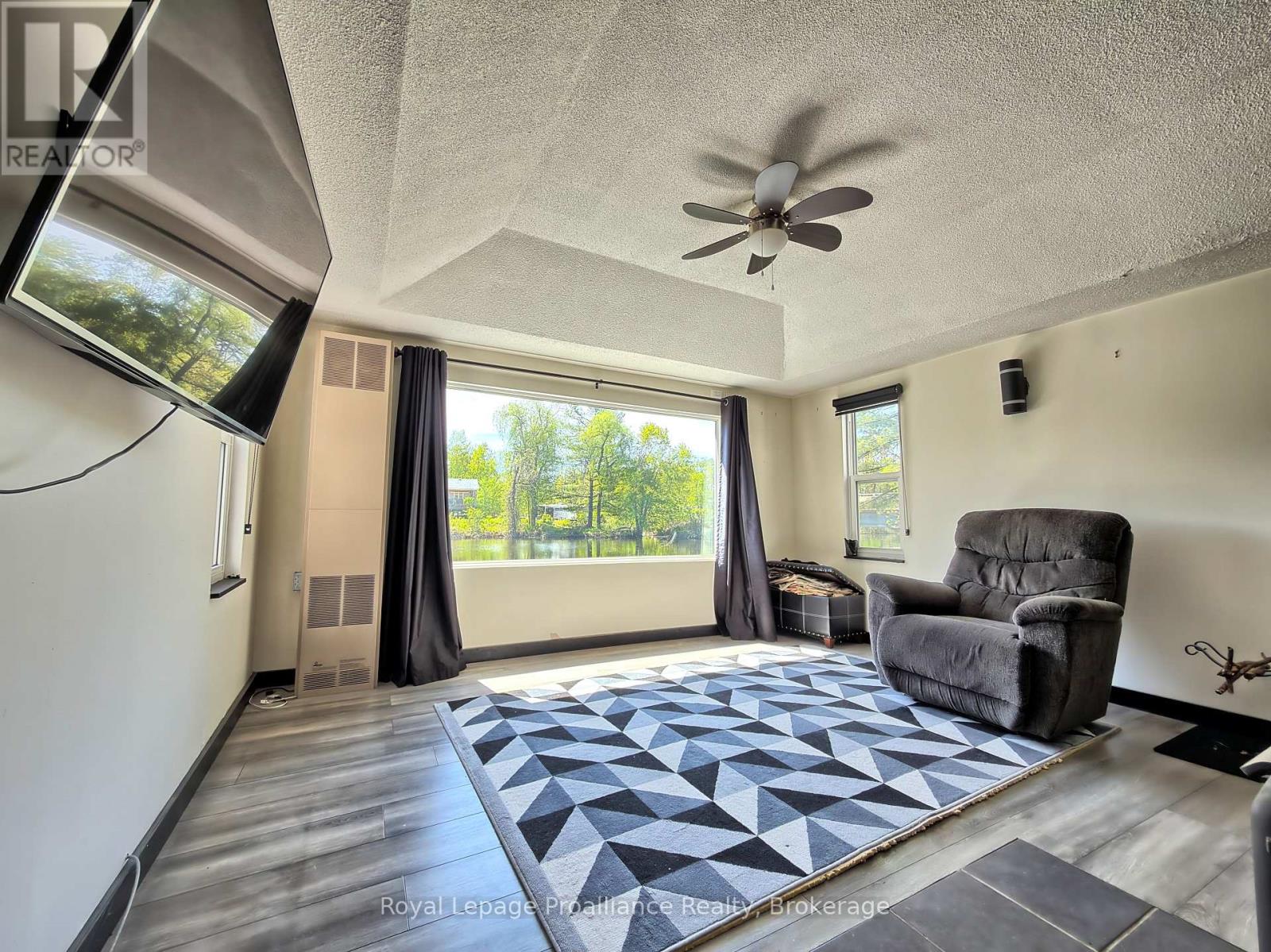 562 CORDOVA ROAD - 13
