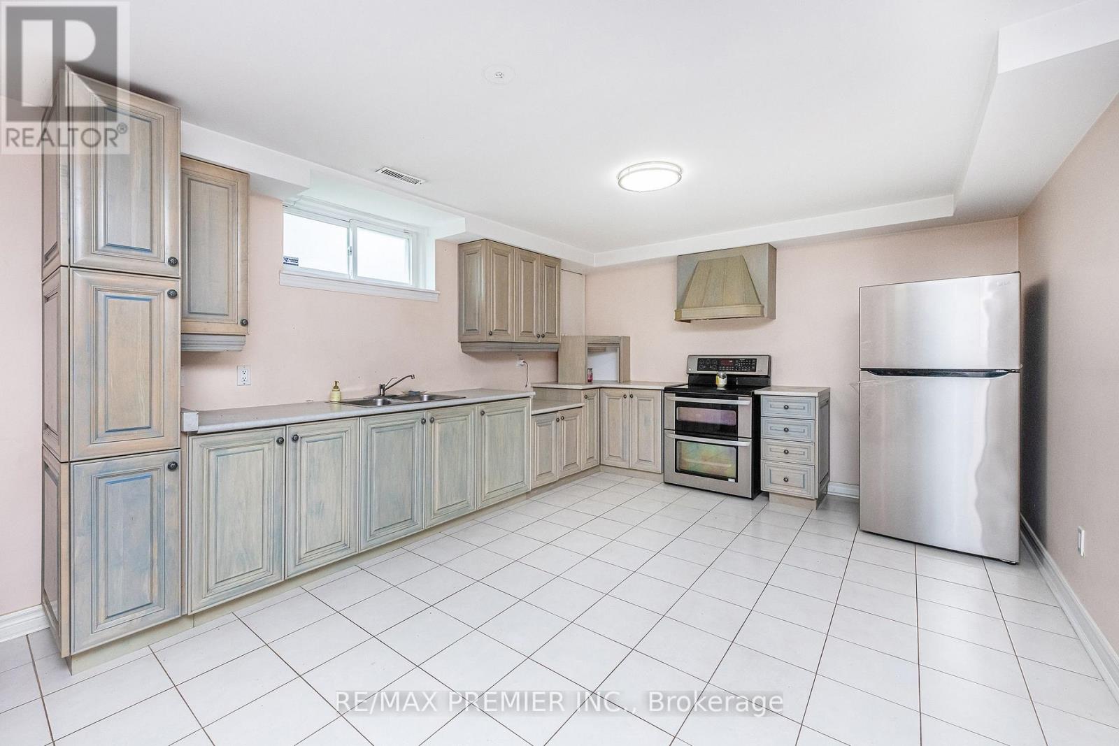 175 MEDALLION BOULEVARD - 21