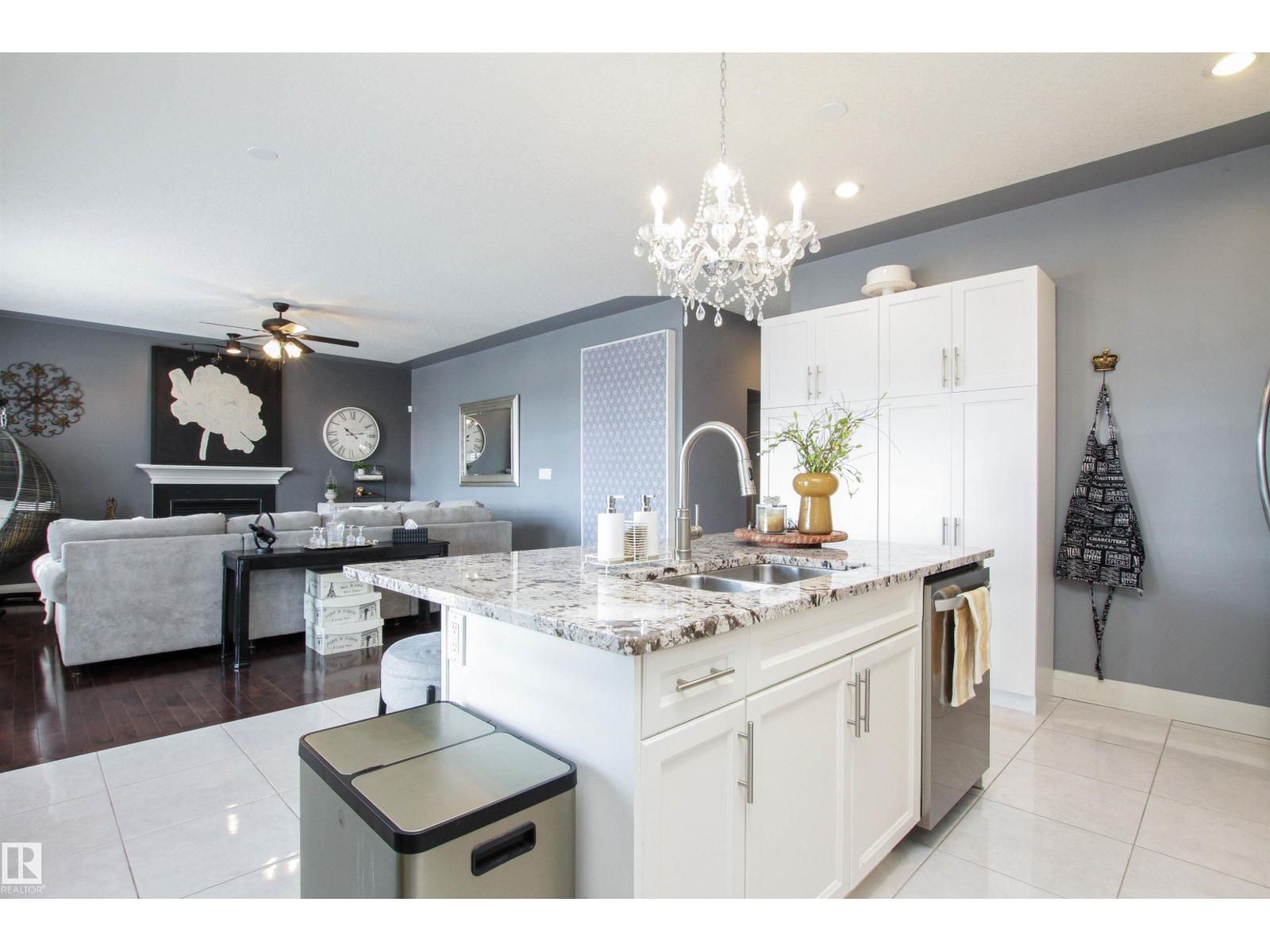 112 BREMNER CR - 16